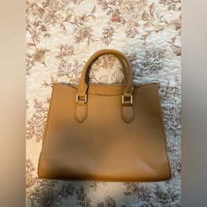 Elegant Tan Leather Tote Bag